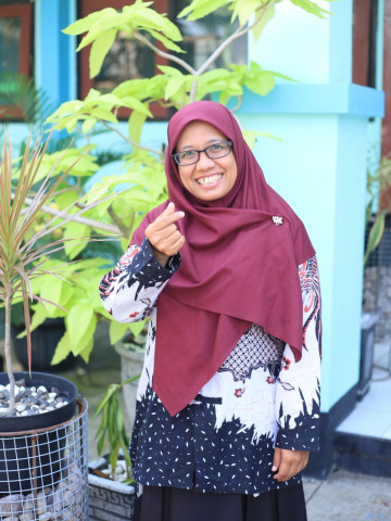 TRI PUJIASTUTI, S.Pd